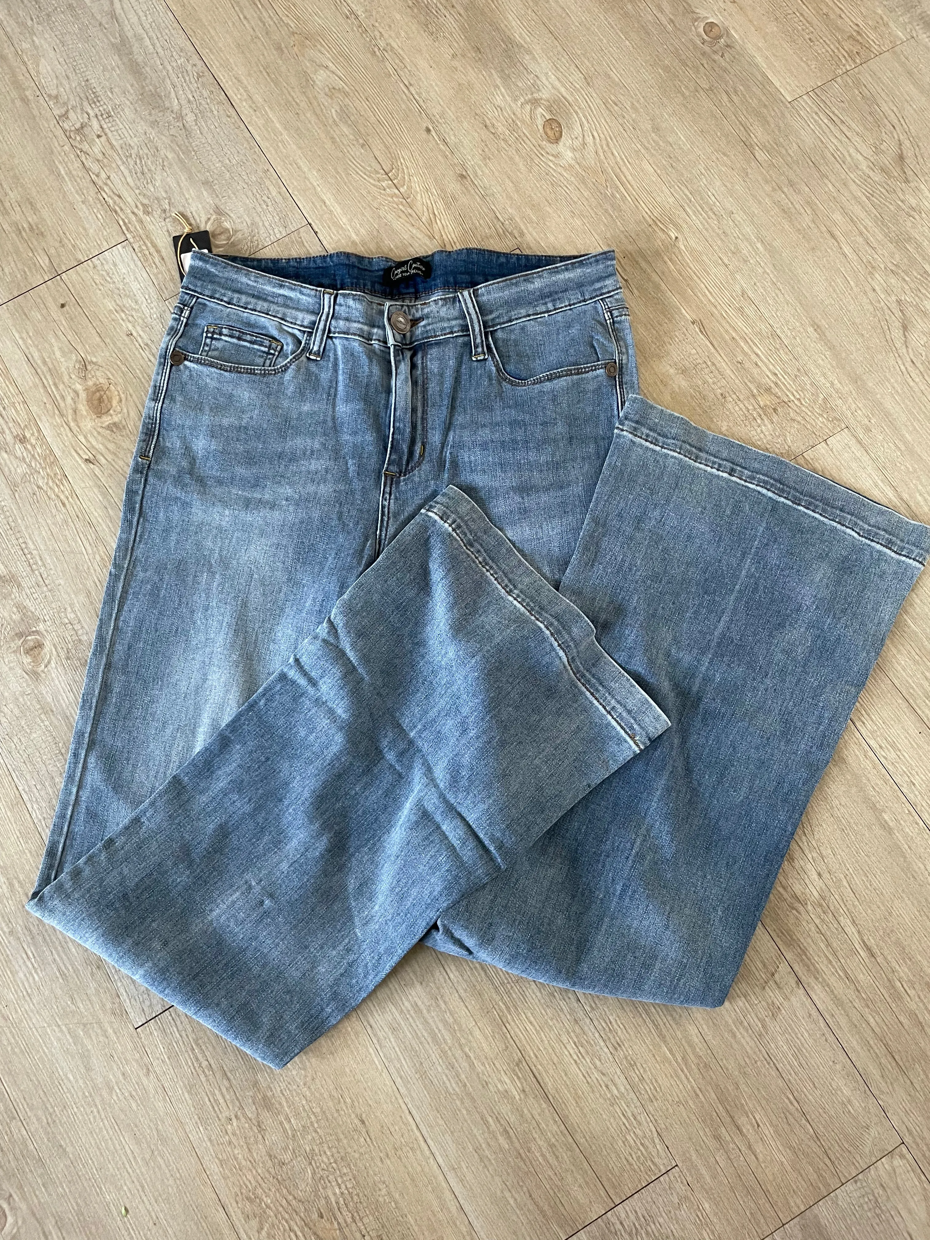 CC Carissa Classic Light Wash Jean